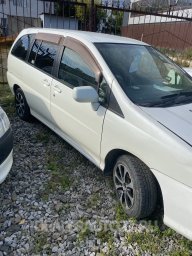 Nissan liberty 2002 1