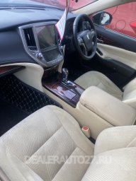 Toyota crown 2015 3