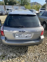 Subaru outbacK 2007 3