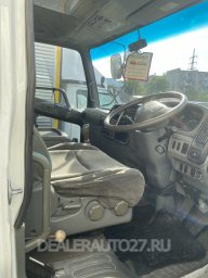 MMC Fuso Fighter 2002 2