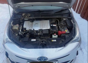 Toyota Prius 2016г, 1,8, 4wd 3
