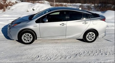 Toyota Prius 2016г, 1,8, 4wd 2